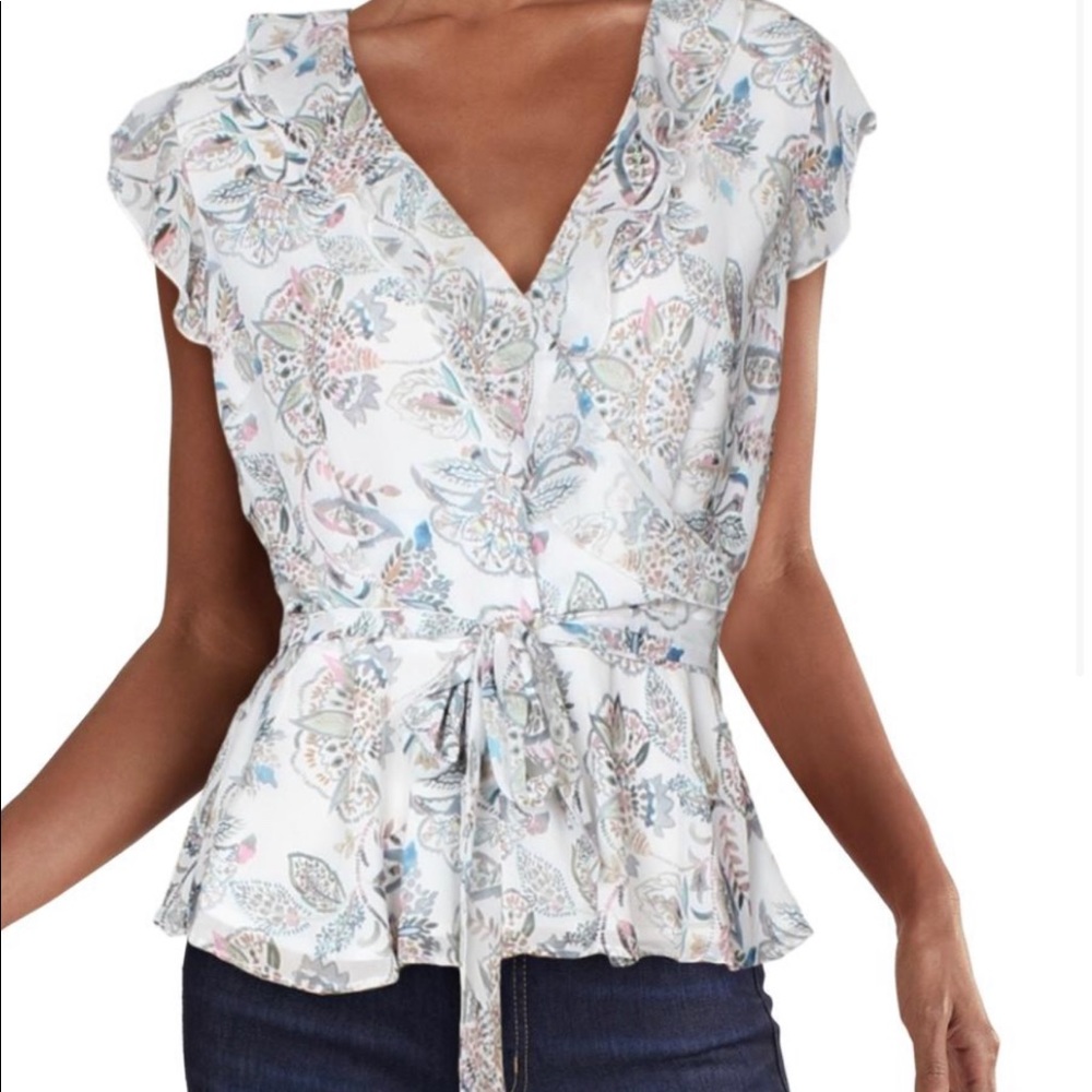 AQUA Floral Ruffled Wrap Top White  NWT New Small. Missing tie/belt